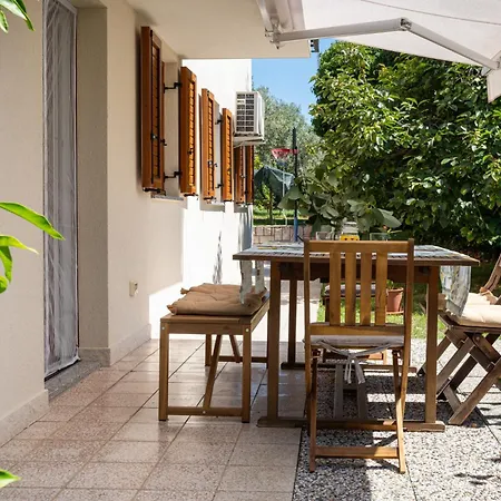 Alba With Garden דירה