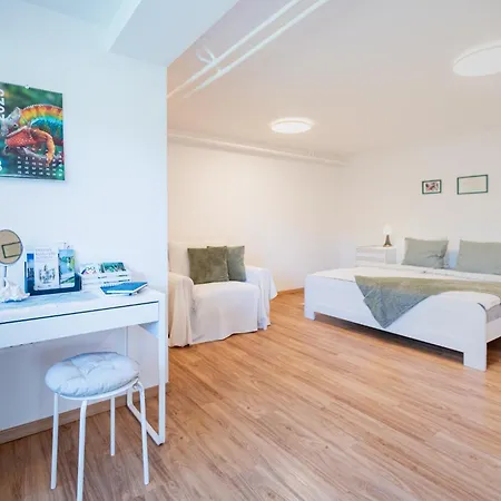 Apartamento Alba With Garden Piran