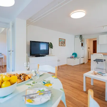 Alba With Garden Apartma