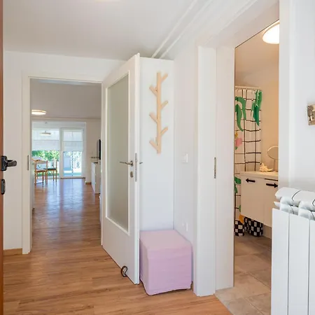 Alba With Garden شقة بيران