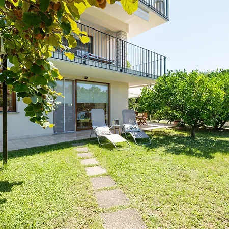 Alba With Garden بيران