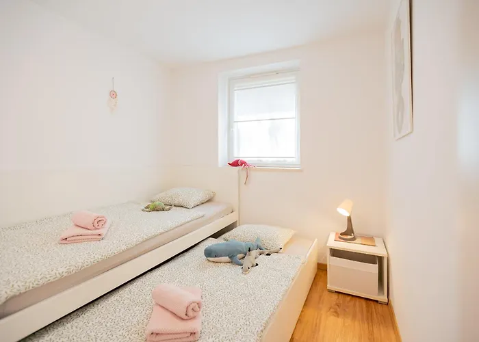 Διαμέρισμα Alba With Garden