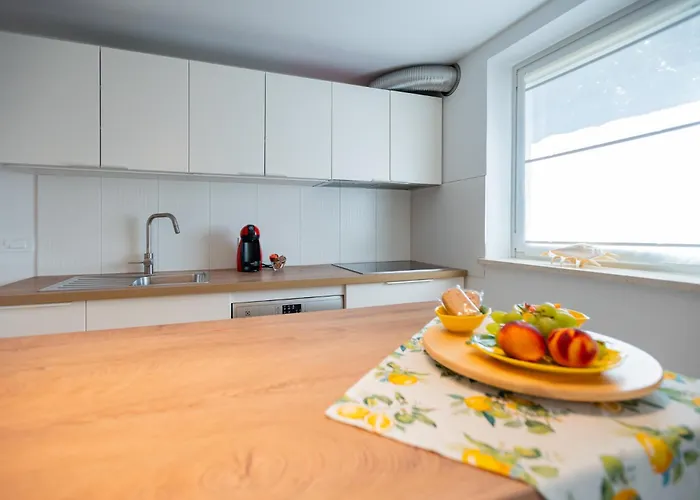 Διαμέρισμα Alba With Garden *