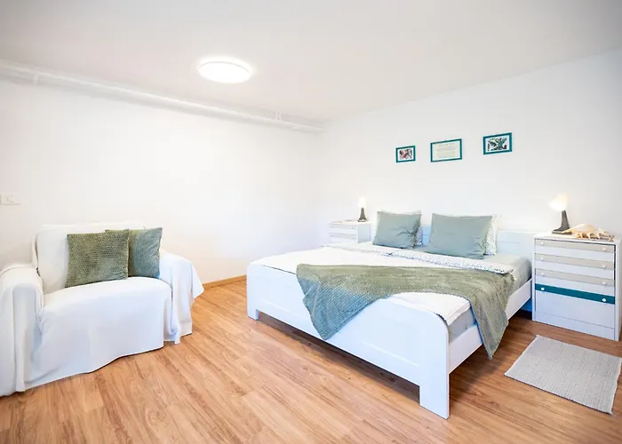 Alba With Garden Διαμέρισμα