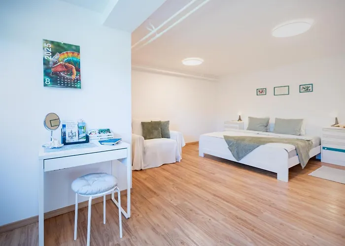 Διαμέρισμα Alba With Garden Πιράν